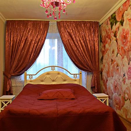 Roses Apartment In The City Center Τσέρνιγκοφ Εξωτερικό φωτογραφία