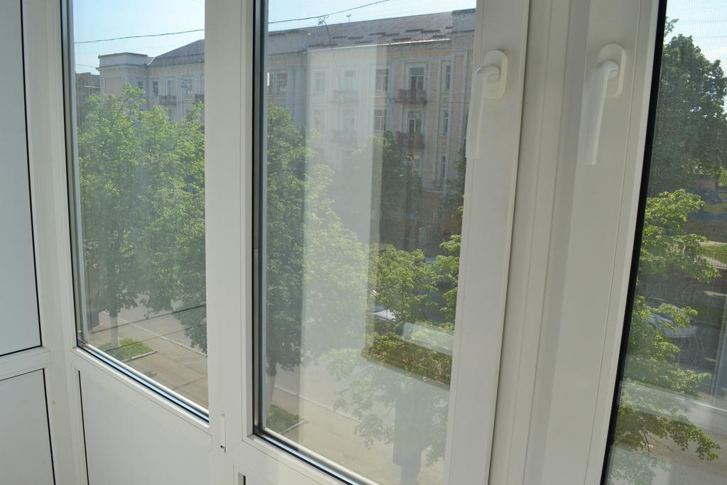 Roses Apartment In The City Center Τσέρνιγκοφ Εξωτερικό φωτογραφία
