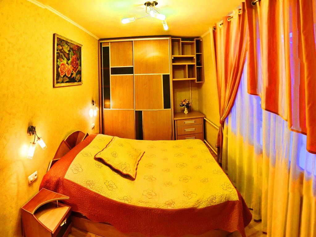 Roses Apartment In The City Center Τσέρνιγκοφ Εξωτερικό φωτογραφία